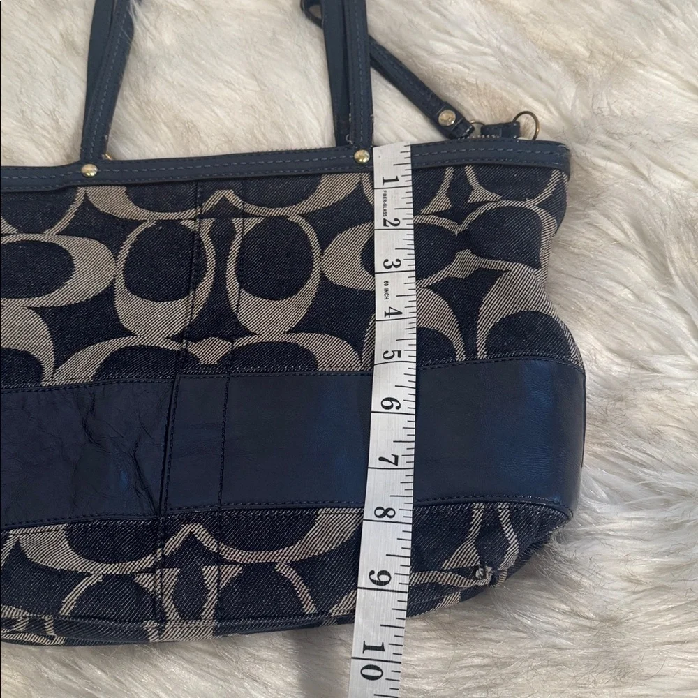 Vintage Coach Signature Denim Tote Bag Navy
Women's‎ Tote Bag . - Picture 11 of 11
